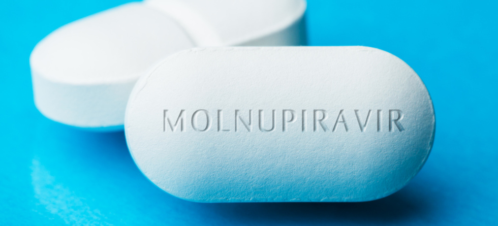 Tablette mit der Prägung "Molnupiravir"