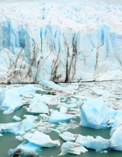 Foto von der Abbruchkante eines Gletschers